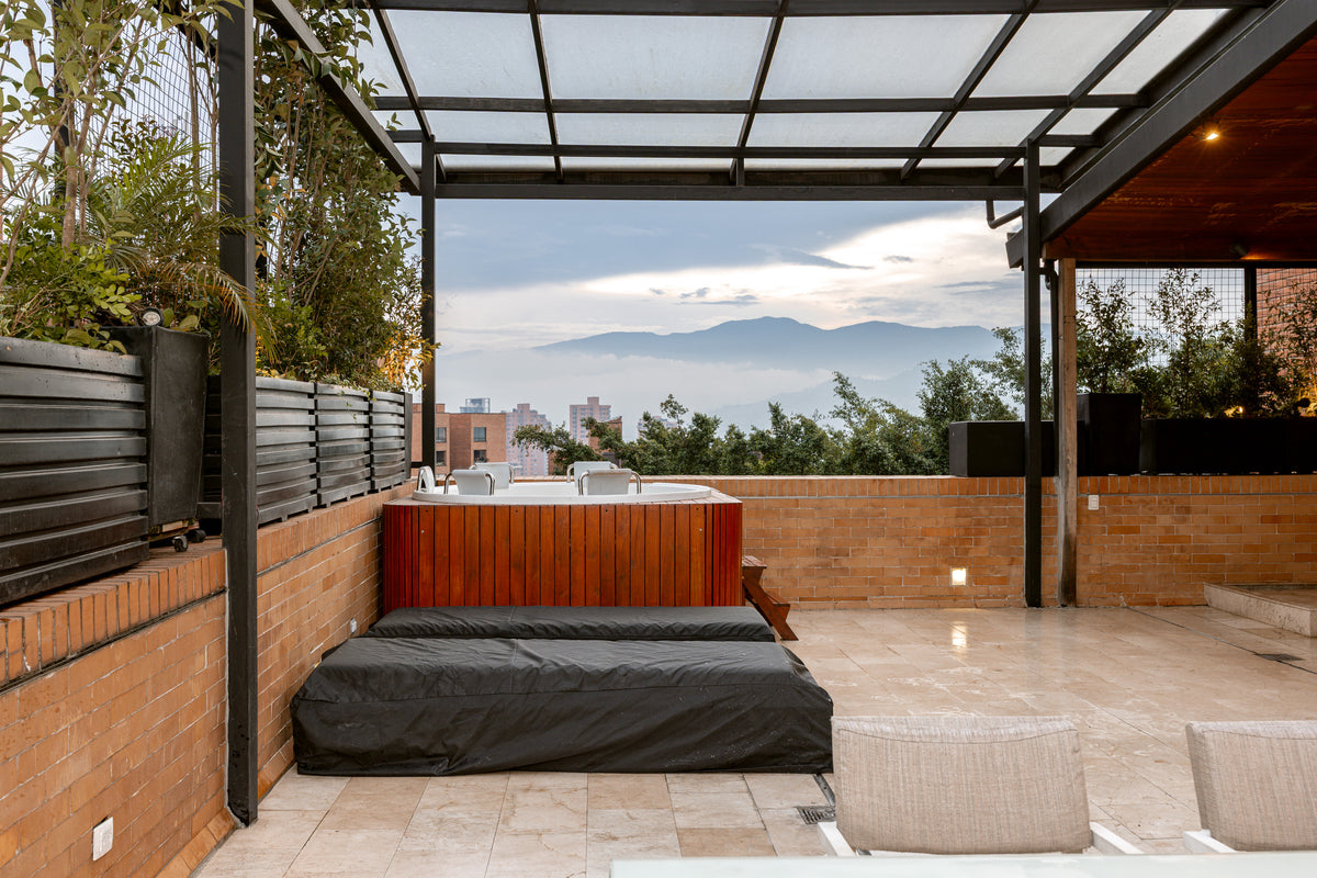 Penthouse Duplex con Rooftop, Jacuzzi & Turco Sector Provenza 3 BR