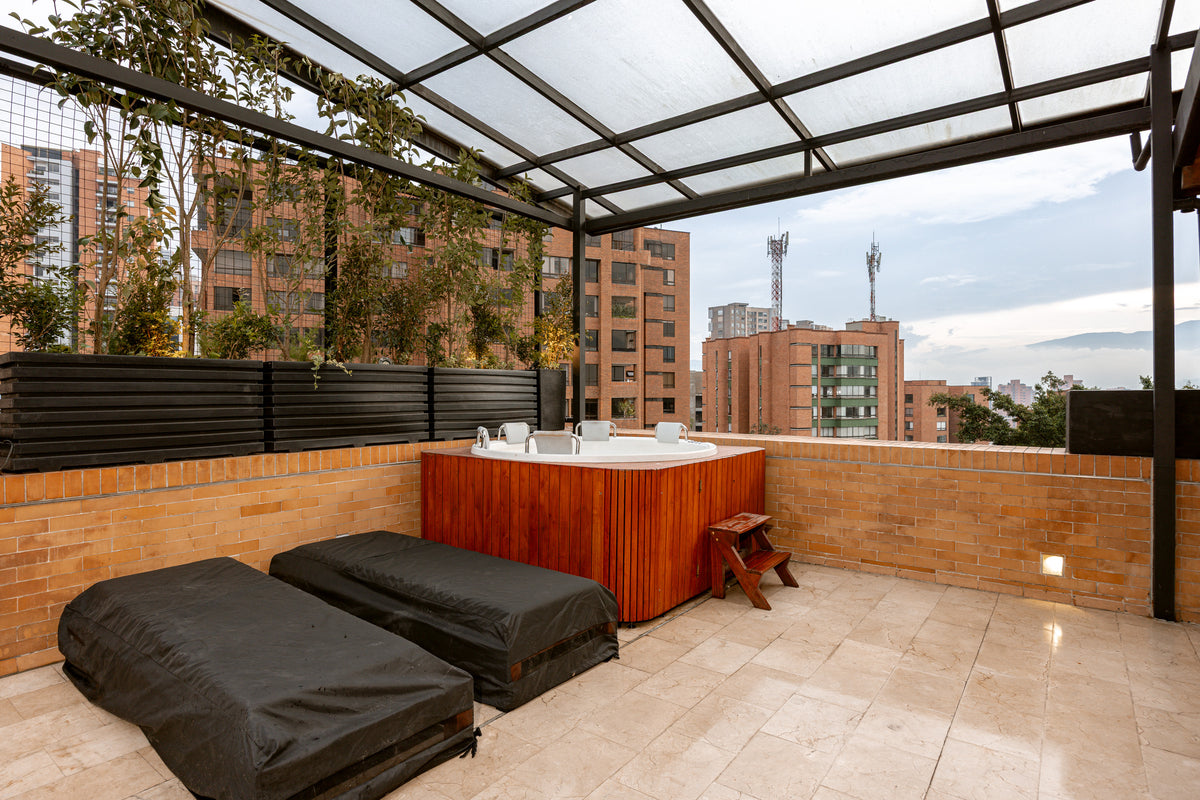Penthouse Duplex con Rooftop, Jacuzzi & Turco Sector Provenza 3 BR