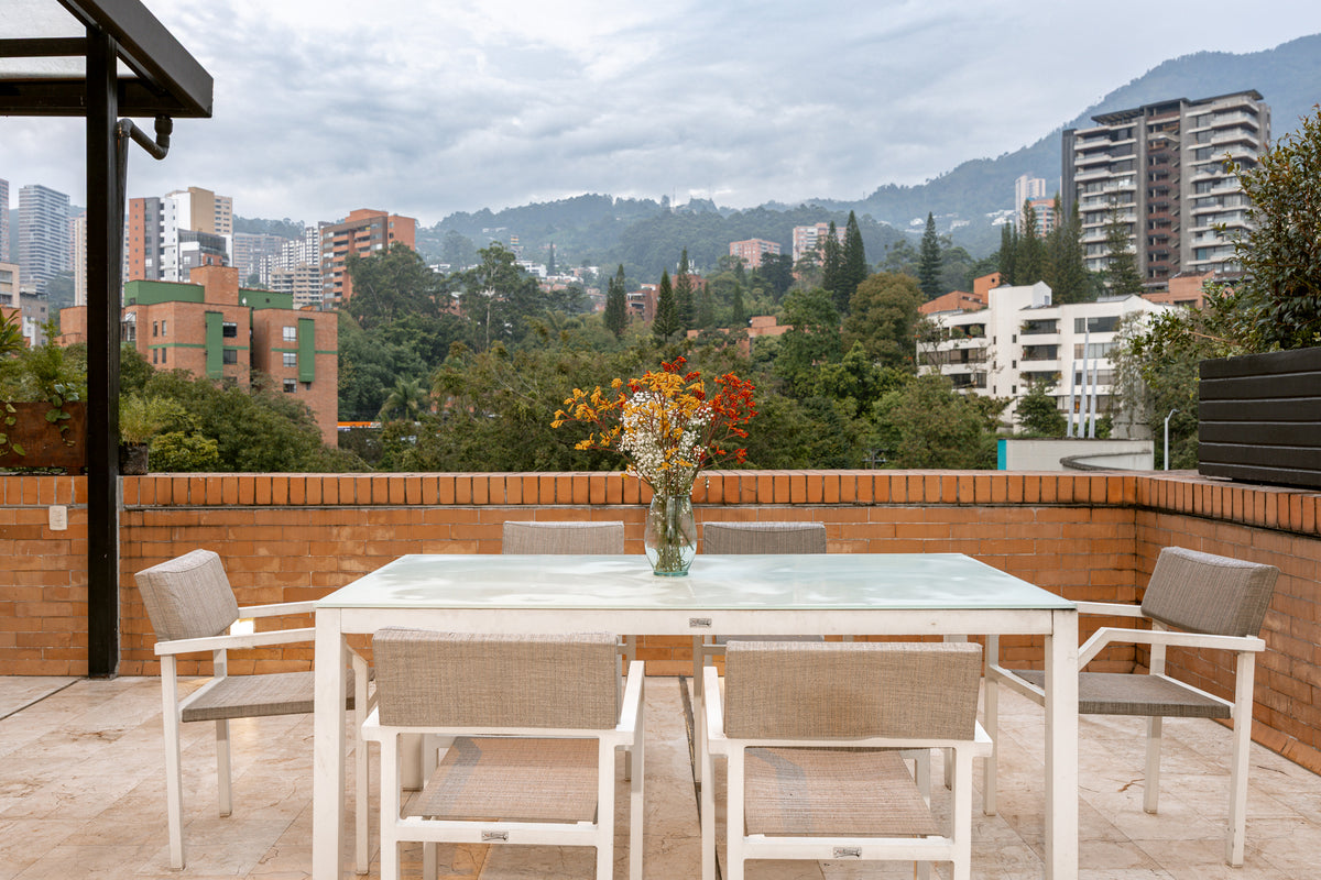 Penthouse Duplex con Rooftop, Jacuzzi & Turco Sector Provenza 3 BR