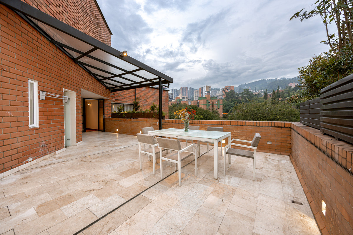 Penthouse Duplex con Rooftop, Jacuzzi & Turco Sector Provenza 3 BR