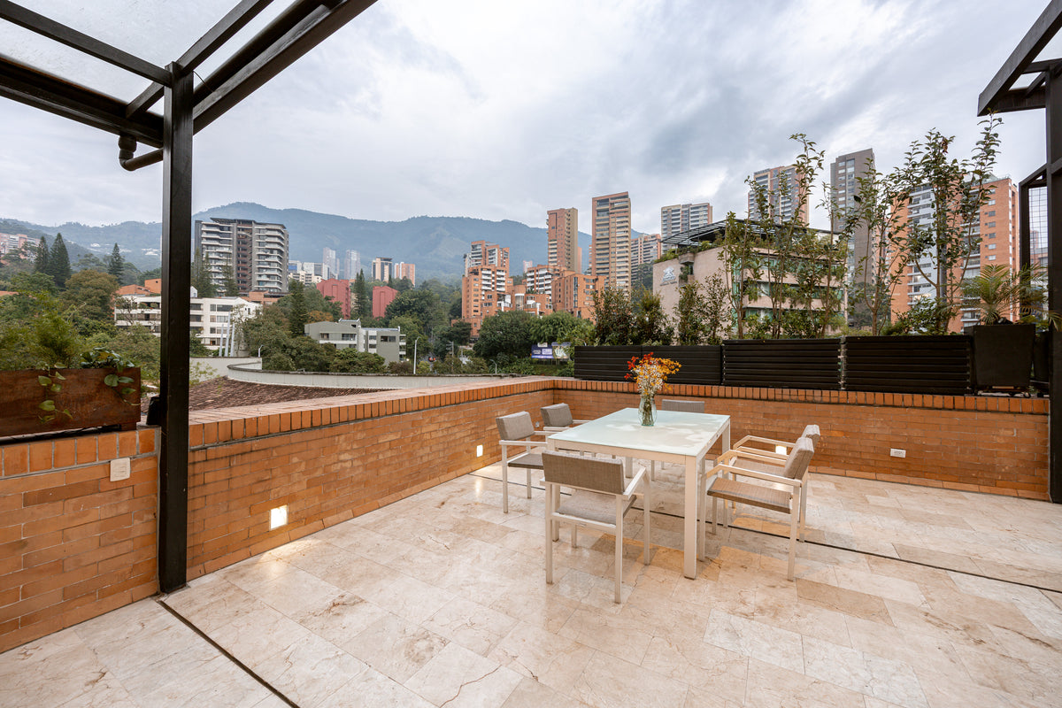 Penthouse Duplex con Rooftop, Jacuzzi & Turco Sector Provenza 3 BR