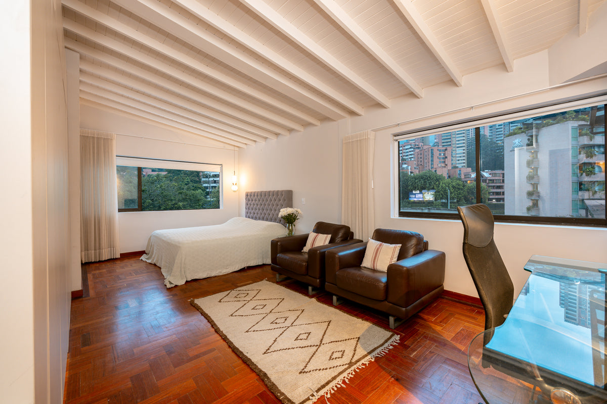 Penthouse Duplex con Rooftop, Jacuzzi & Turco Sector Provenza 3 BR