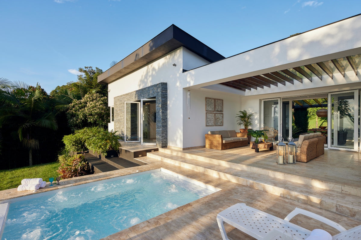 Loma del Escobero 3 BR Country House with Jacuzzi