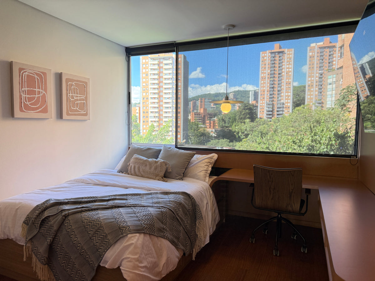 Apartamento en Provenza parte tranquila con aire acondicionado y diseño 3 BR