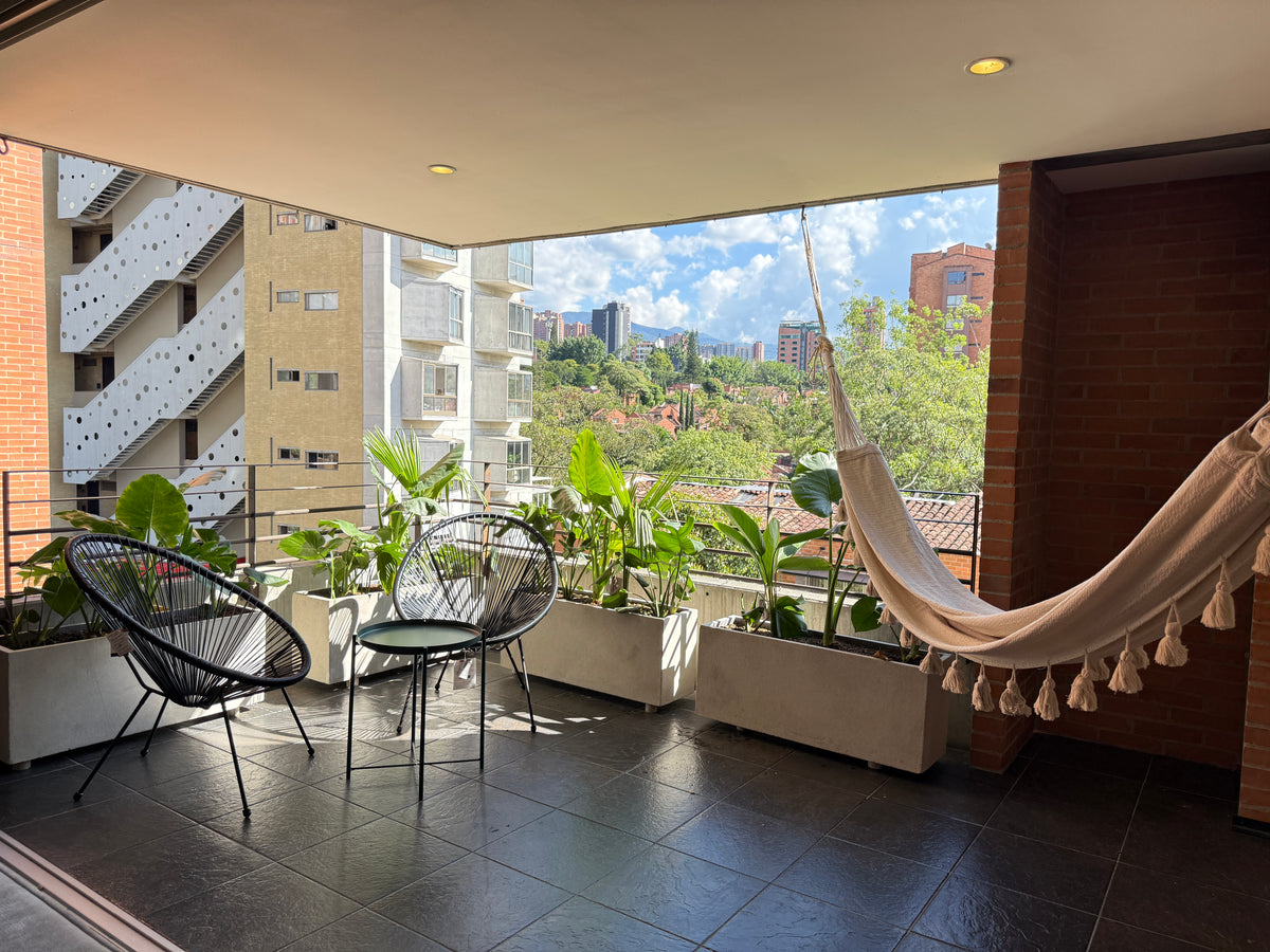 Apartamento en Provenza parte tranquila con aire acondicionado y diseño 3 BR