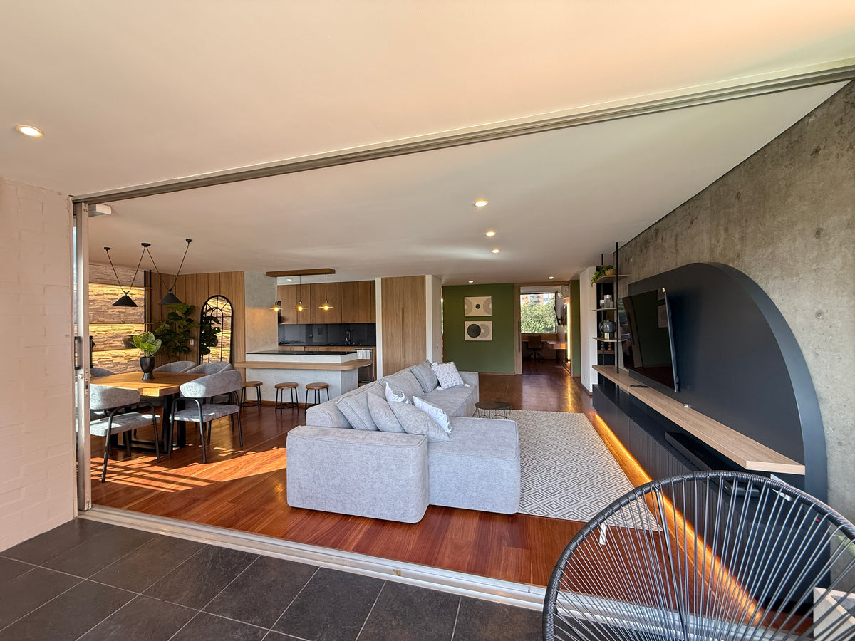 Apartamento en Provenza parte tranquila con aire acondicionado y diseño 3 BR