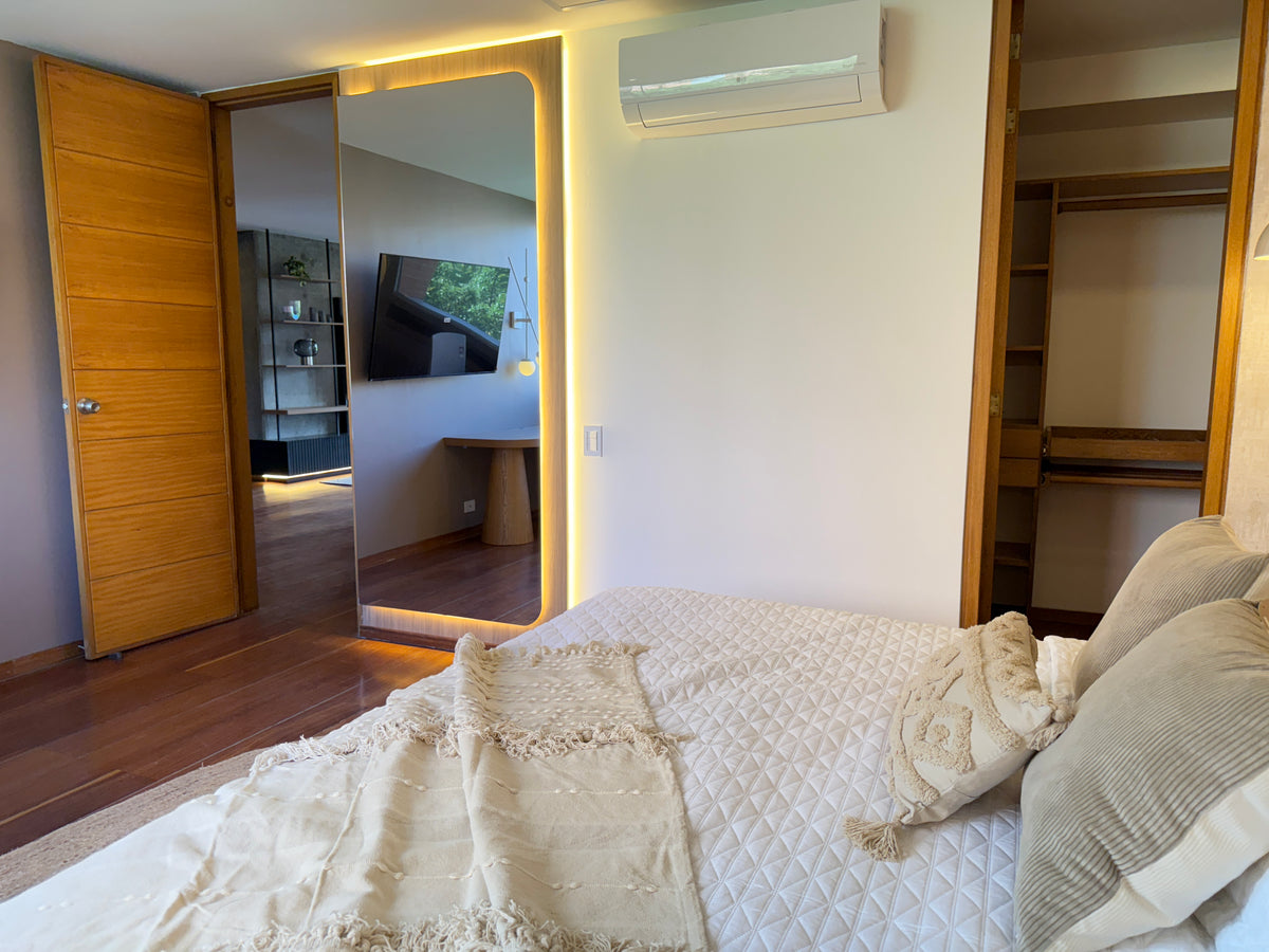 Apartamento en Provenza parte tranquila con aire acondicionado y diseño 3 BR