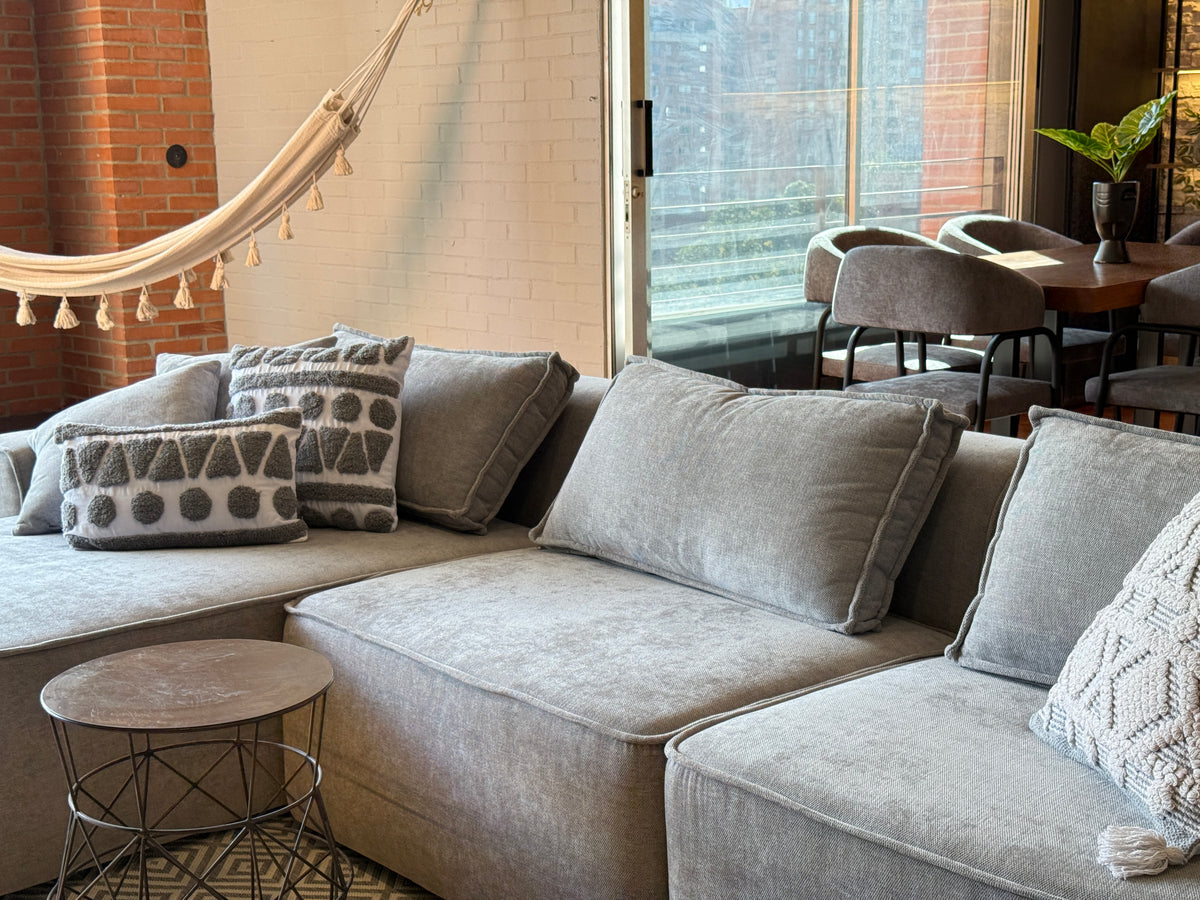 Apartamento en Provenza parte tranquila con aire acondicionado y diseño 3 BR