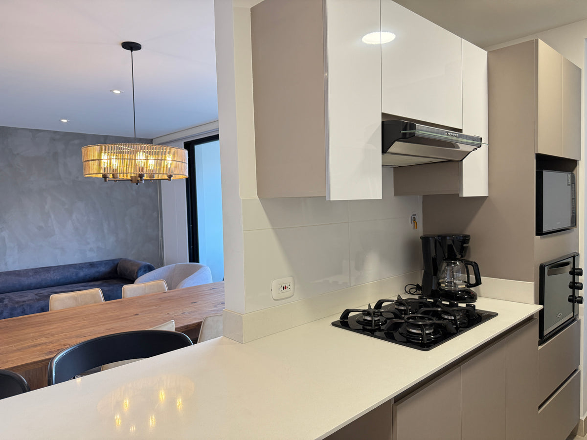Apartamento en El Poblado Castropol con 3 BR todas las amenidades