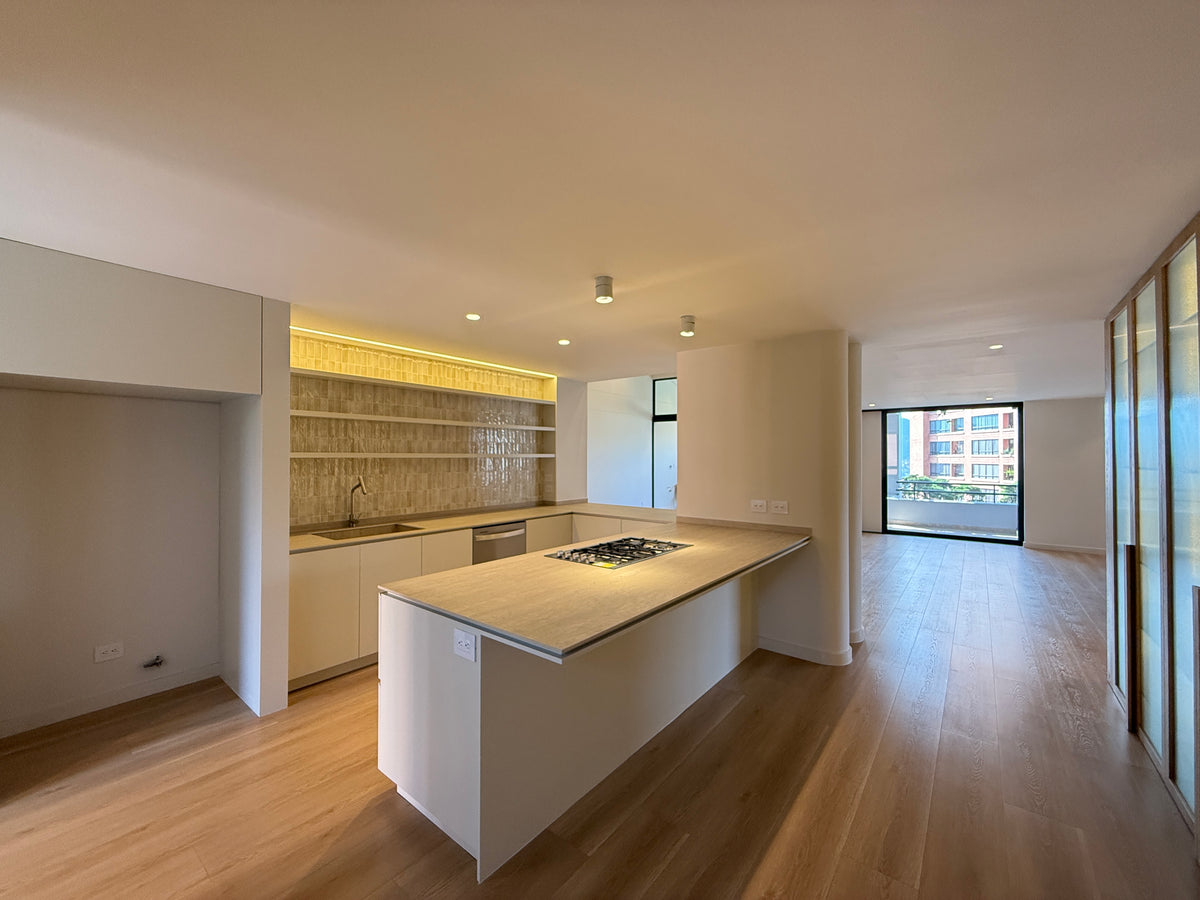 Penthouse Dúplex remodelado en Sector Tranquilo de Provenza con vista panorámica y jacuzzi 3 BR