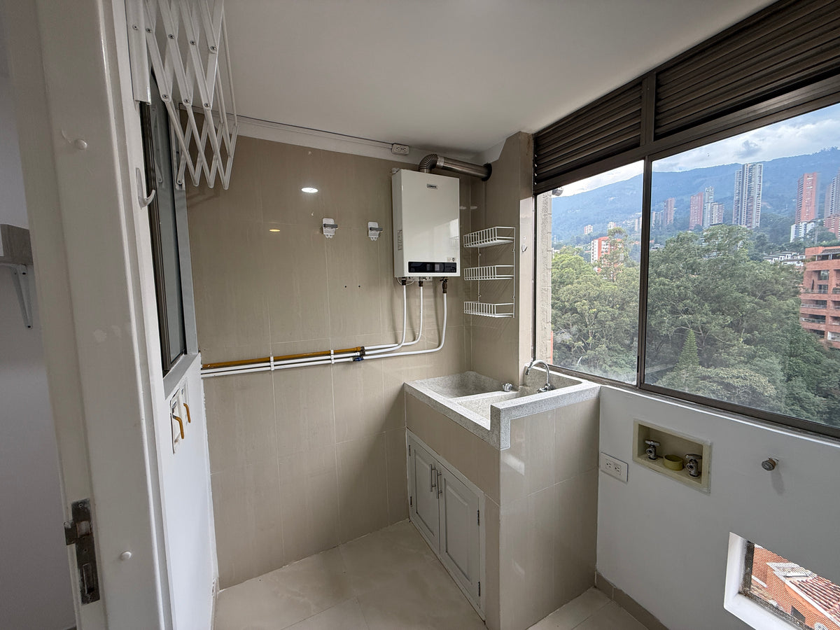 Apartamento sector Campestre, El Poblado con amplios espacios