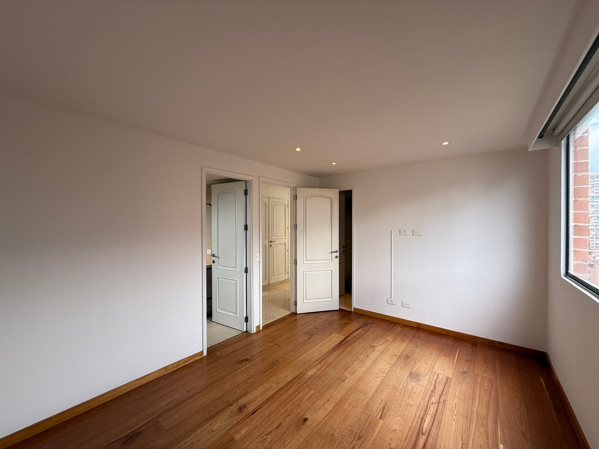 Apartamento sector Campestre, El Poblado con amplios espacios