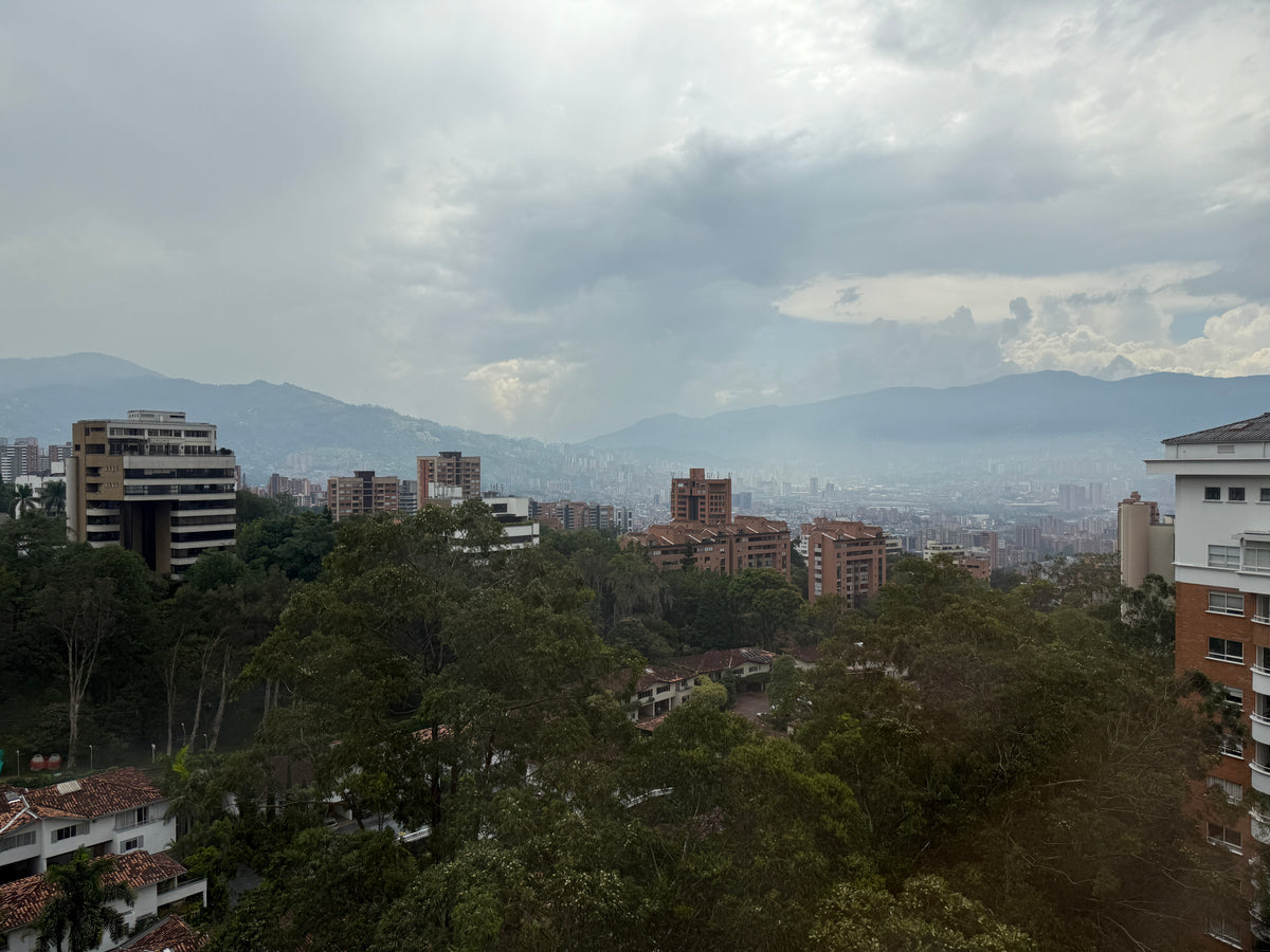 Apartamento sector Campestre, El Poblado con amplios espacios