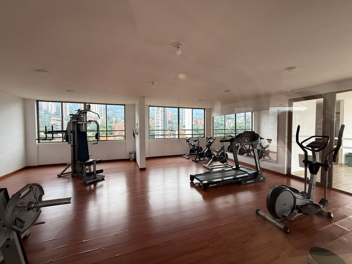 Apartamento sector Campestre, El Poblado con amplios espacios