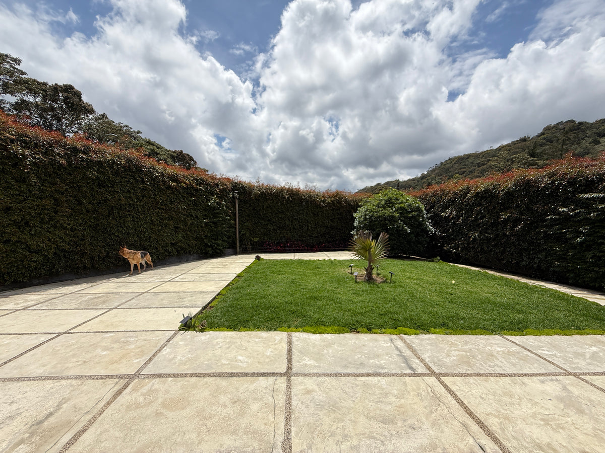 Casa independiente en Alto de las Palmas con jacuzzi, BBQ y diseño moderno