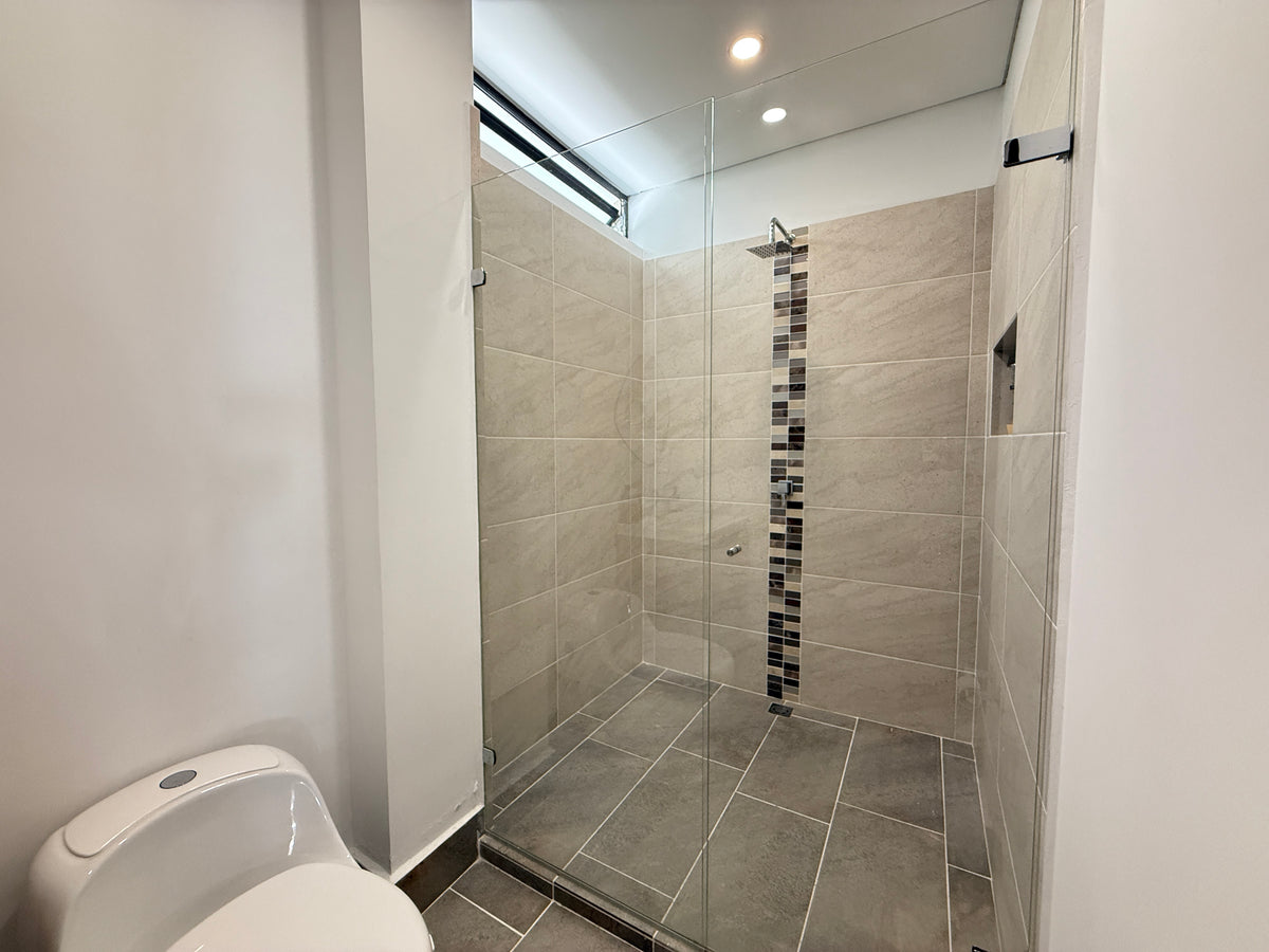 Casa independiente en Alto de las Palmas con jacuzzi, BBQ y diseño moderno