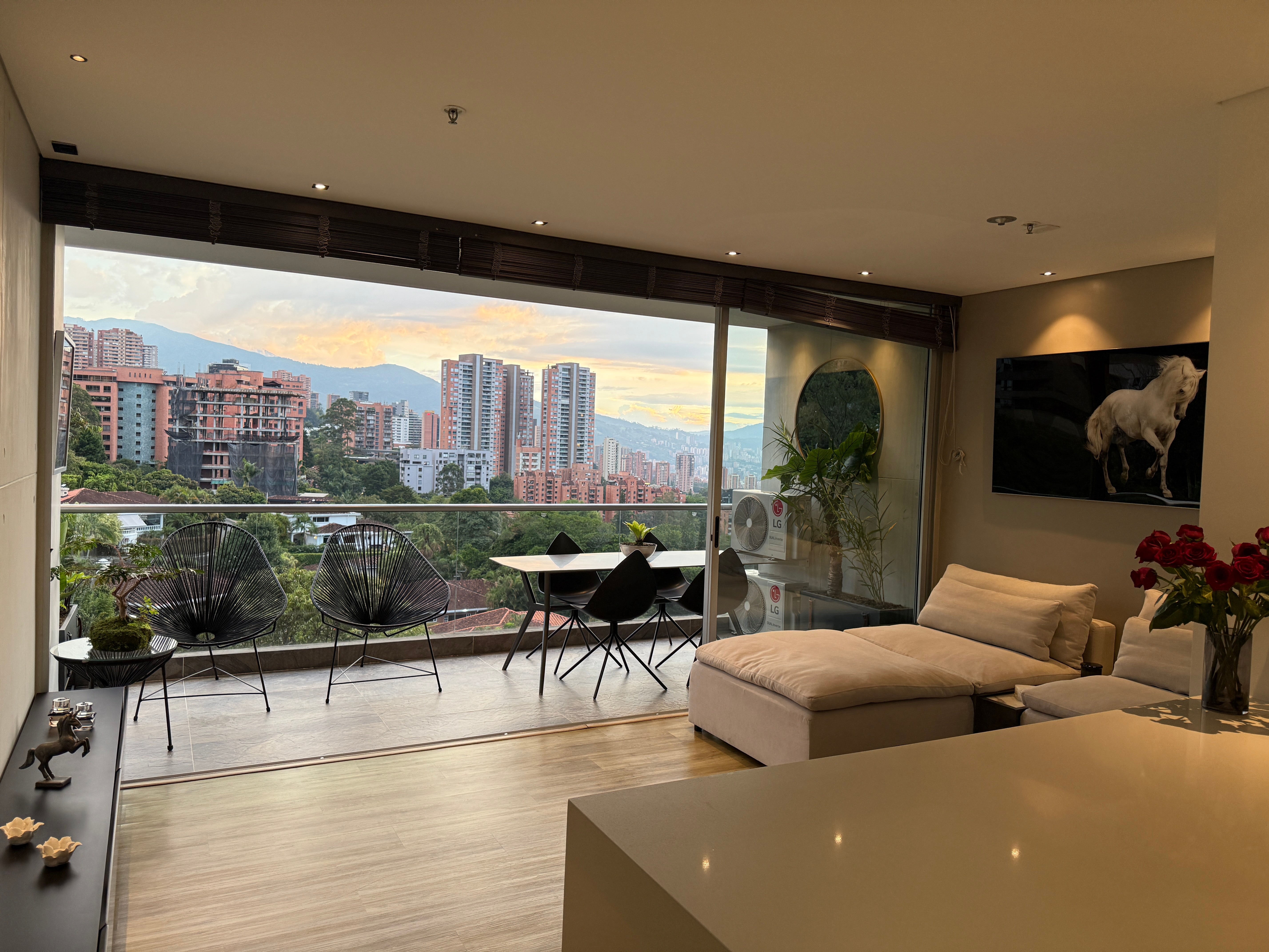 Apartamento amoblado en la Transversal Superior con vista y normativa para rentas cortas