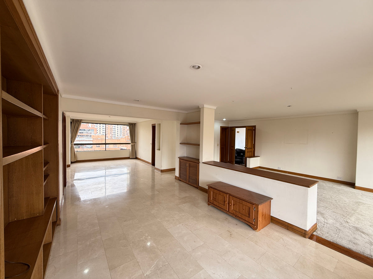 Apartamento en venta en la Milla de Oro, El Poblado – Calle cerrada