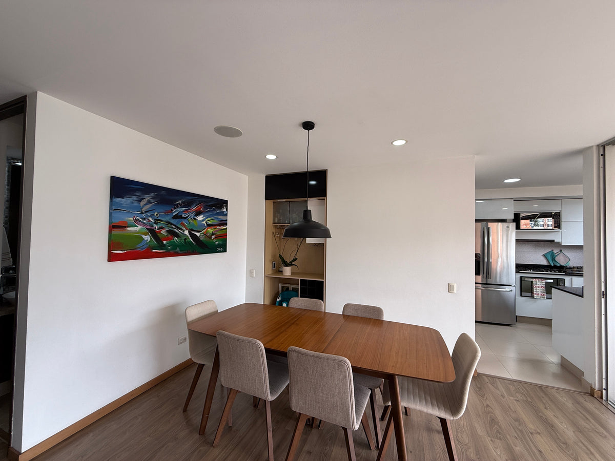 Apartamento en Loma de los Parra, El Poblado con zonas comunes y excelente ubicación