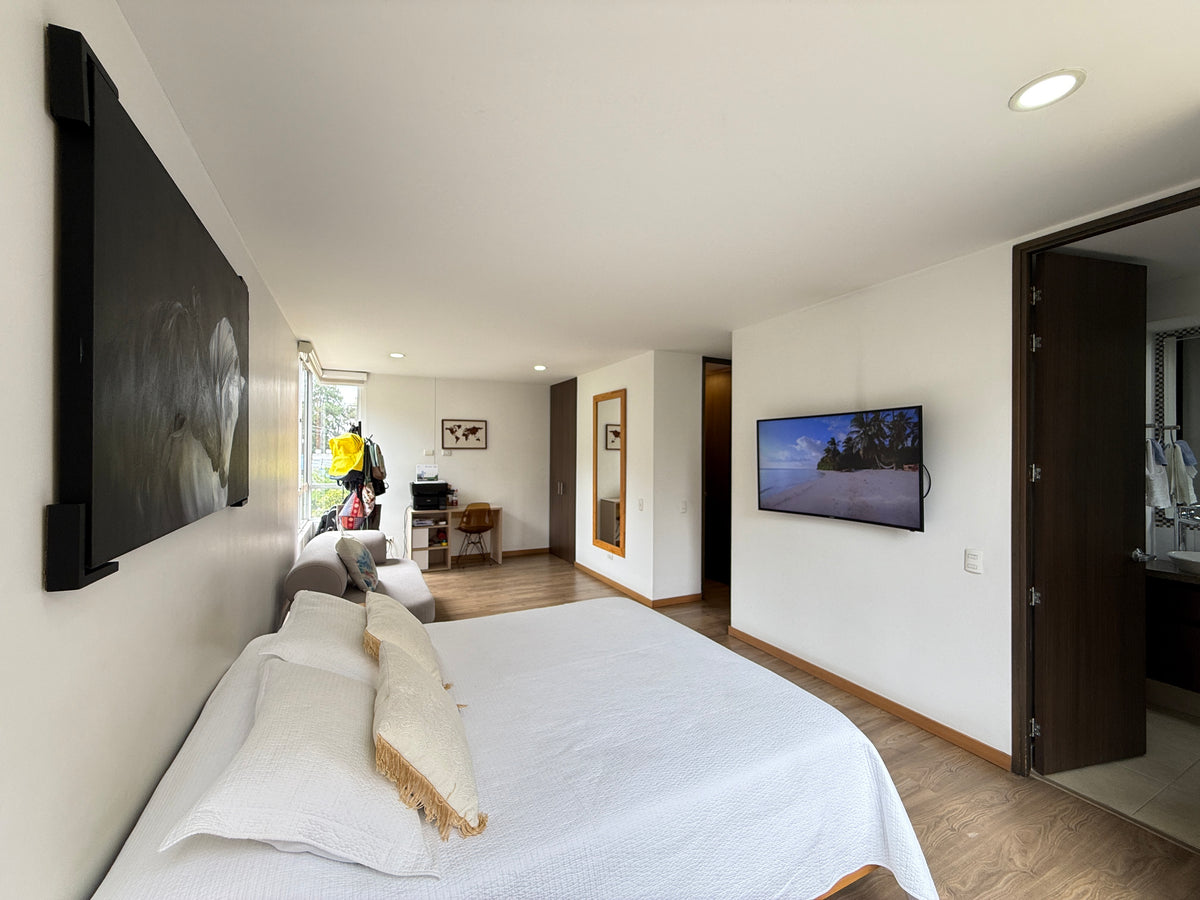 Apartamento en Loma de los Parra, El Poblado con zonas comunes y excelente ubicación