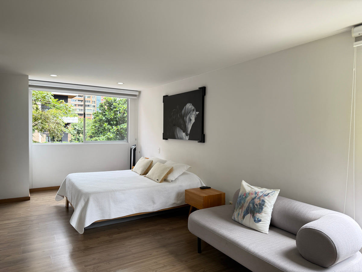Apartamento en Loma de los Parra, El Poblado con zonas comunes y excelente ubicación