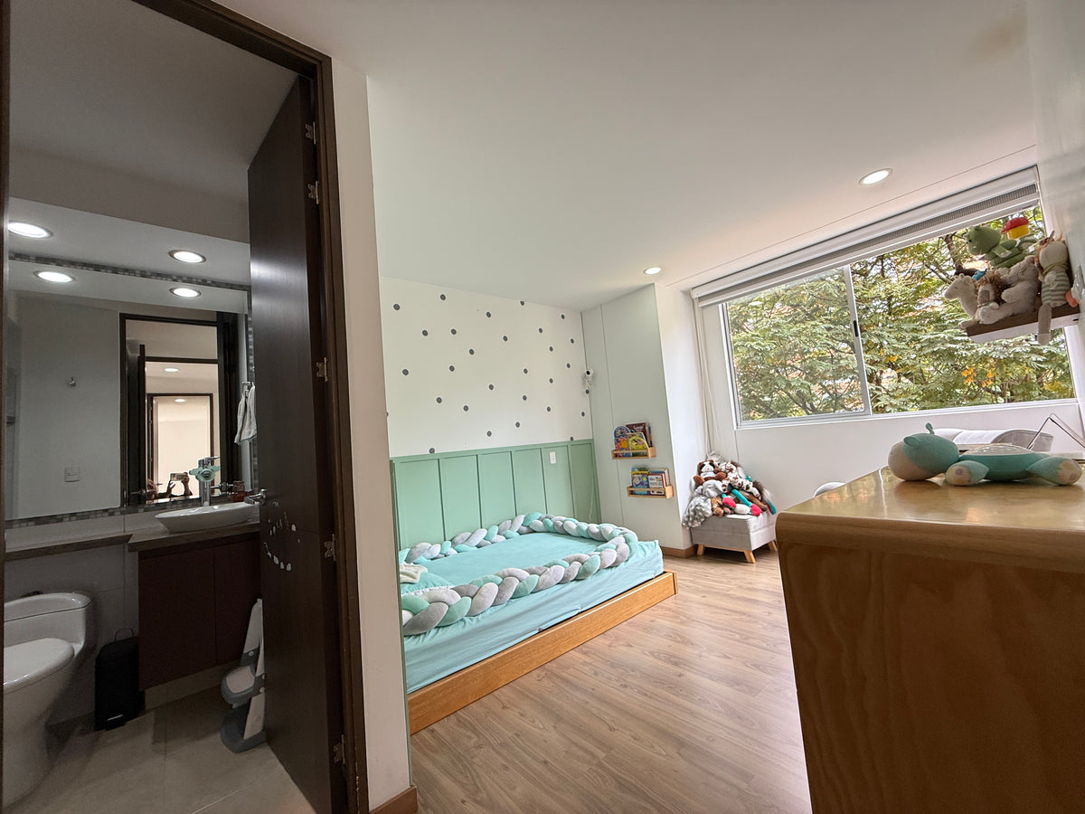 Apartamento en Loma de los Parra, El Poblado con zonas comunes y excelente ubicación