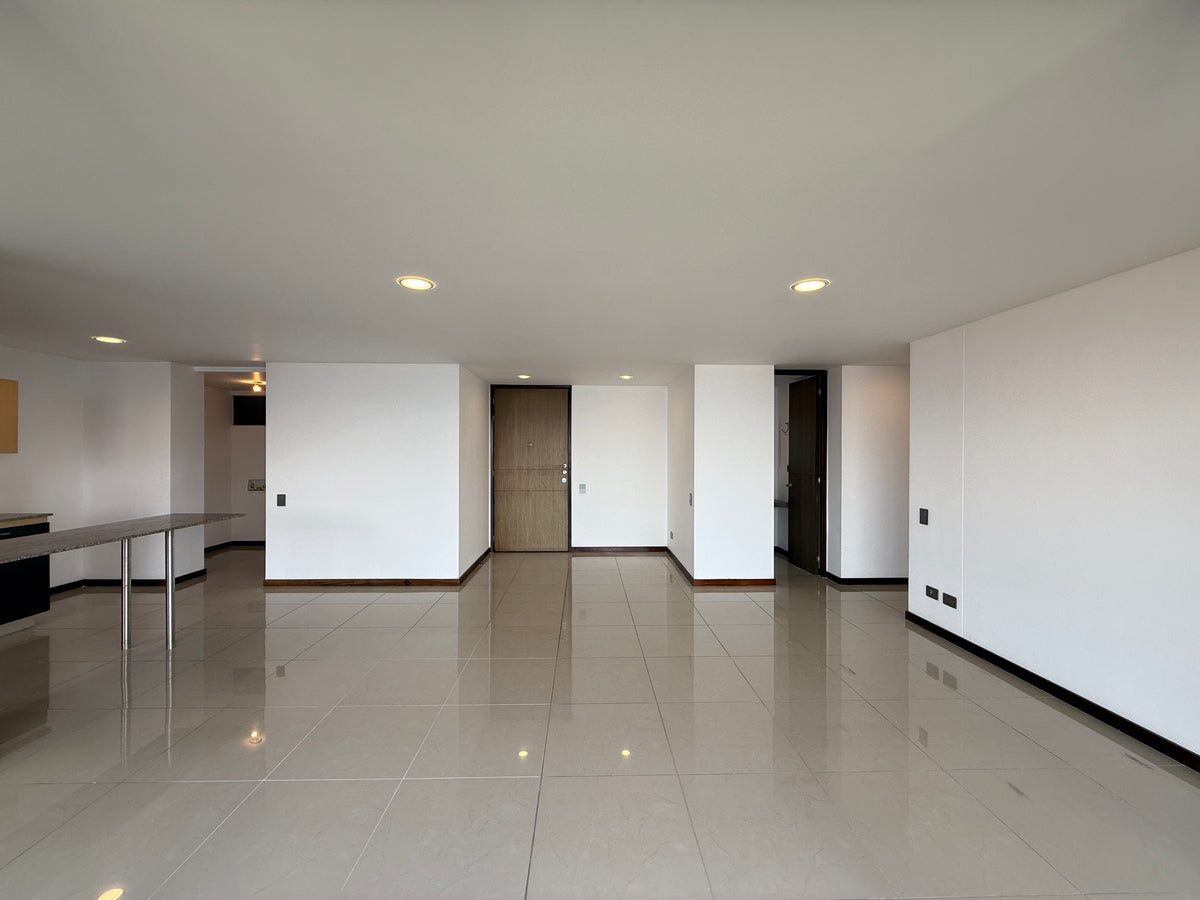 Apartamento en La Caleracon vista panorámica sin registro y excelente distribución