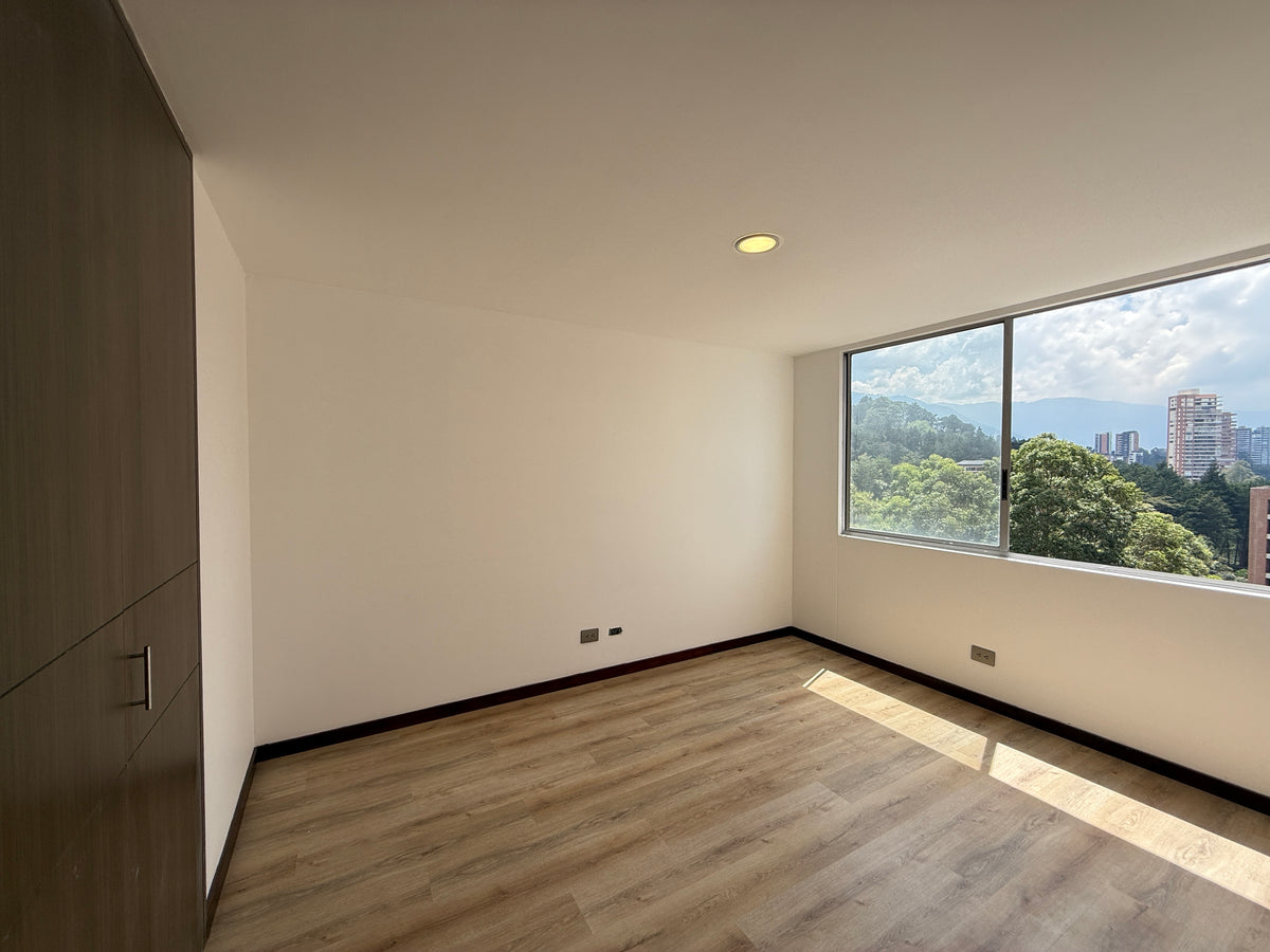 Apartamento en La Caleracon vista panorámica sin registro y excelente distribución