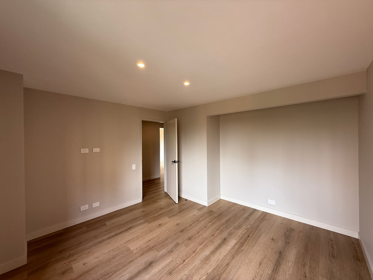 Completely remodeled apartment in the Alexandria sector
