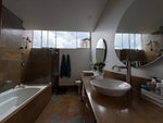 Apartamento amplio de 245 m² sector Las santas, El Poblado con 3 alcobas y balcón |VENDIDO|