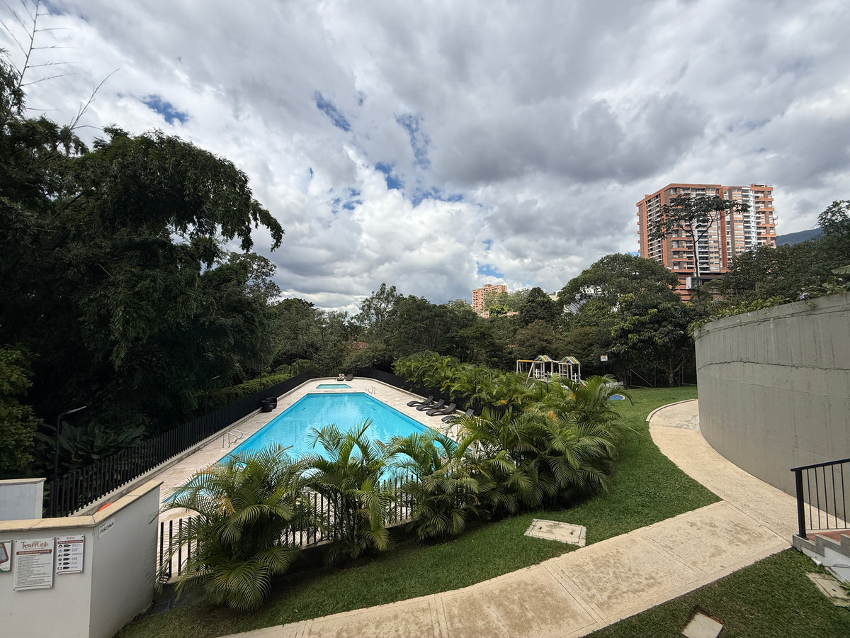 Apartamento Amoblado en Envigado | 2 Habitaciones + Estudio