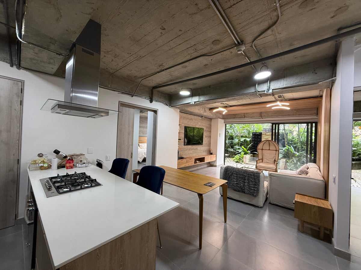 Apartaoficina en El Poblado de 127 m² con terraza, 3 habitaciones y 2 parqueaderos