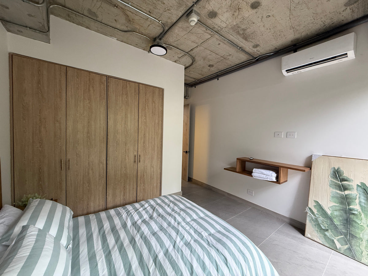 Apartaoficina en El Poblado de 127 m² con terraza, 3 habitaciones y 2 parqueaderos