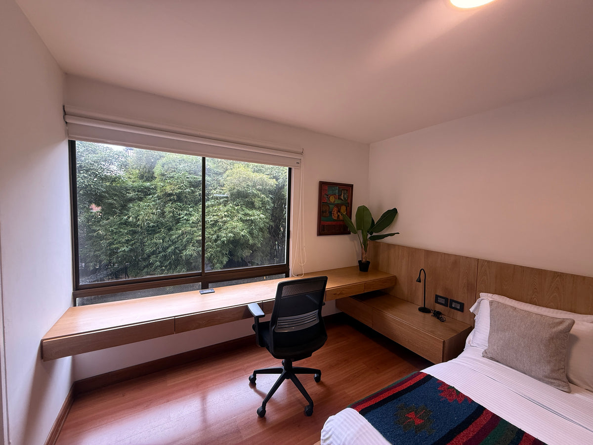 Apartamento amoblado en Vizcaya, El Poblado 167 m² con balcón y amplios espacios