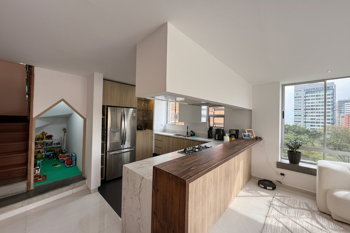 Apartamento Dúplex en El Tesoro, Medellín – 210 m² con Terraza