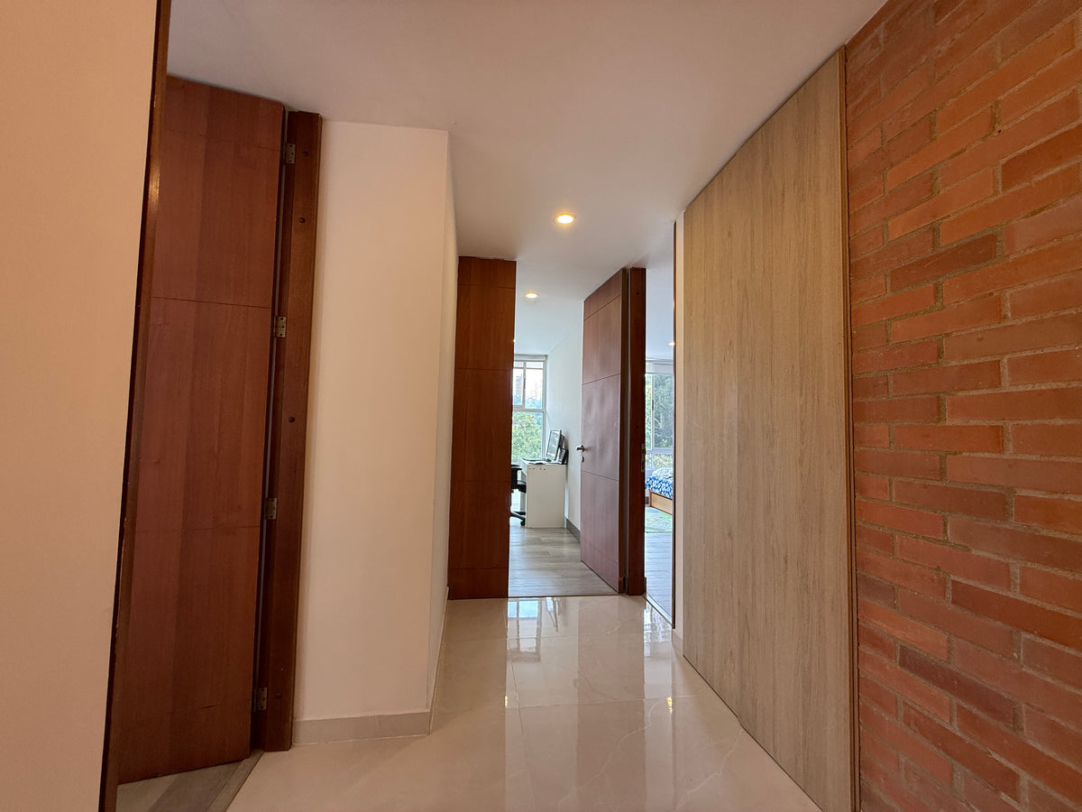 Apartamento Dúplex en El Tesoro, Medellín – 210 m² con Terraza