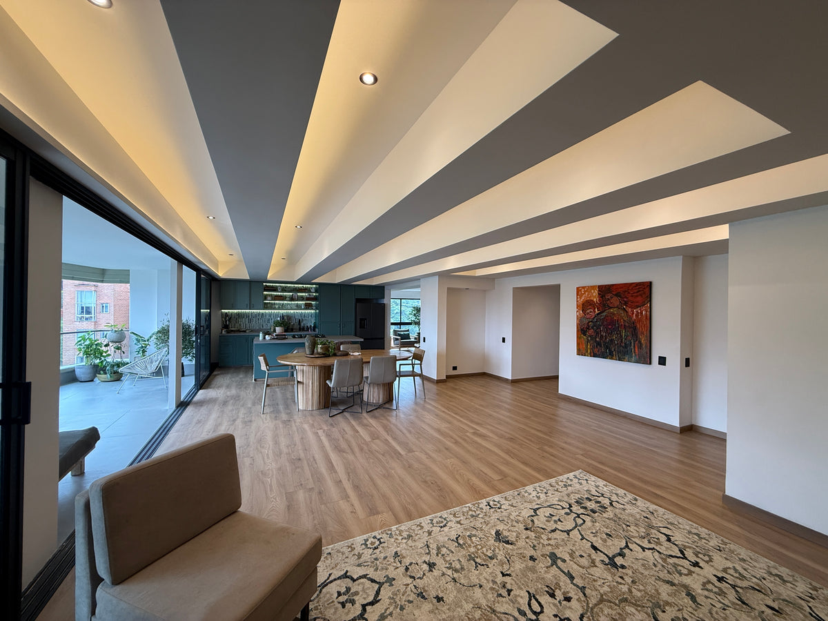 Newly remodeled 295 m² apartment in Los Balsos, El Poblado – Open views and spacious interiors