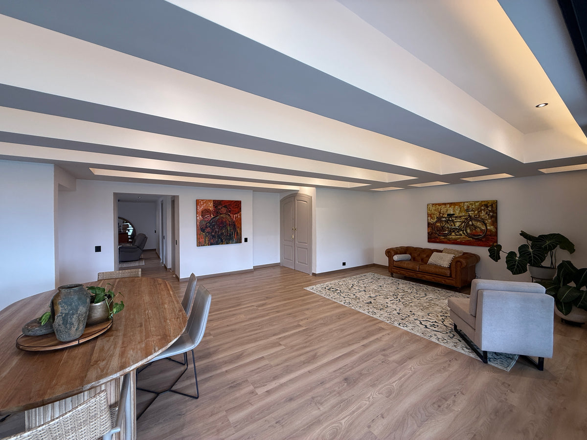 Newly remodeled 295 m² apartment in Los Balsos, El Poblado – Open views and spacious interiors