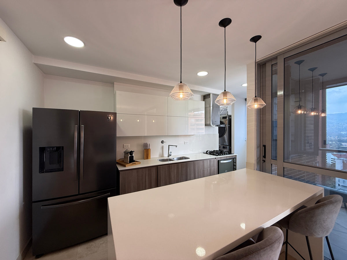 Apartamento 3 habitaciones, balcón y vista a la ciudad |RENTADO|