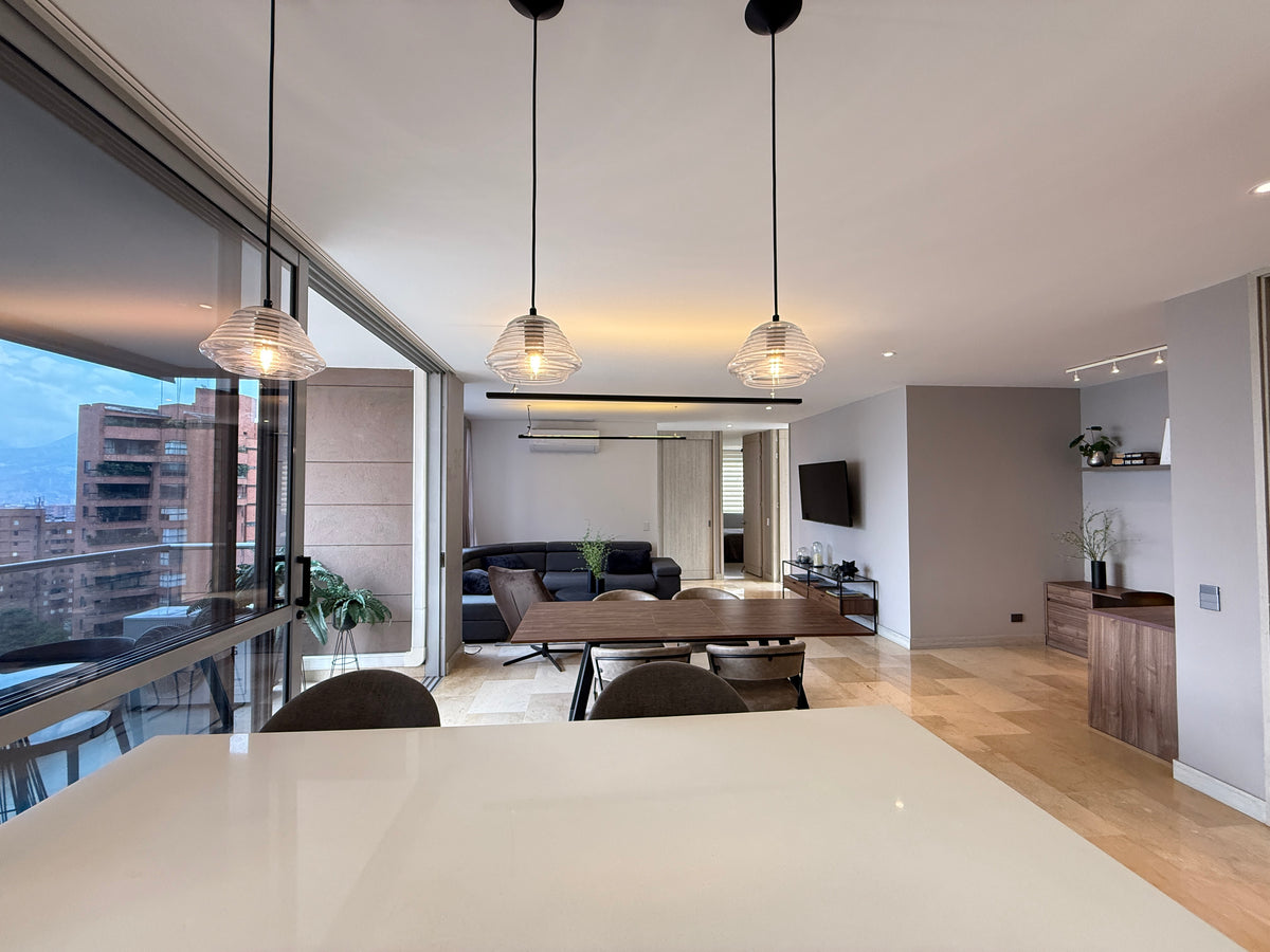 Apartamento 3 habitaciones, balcón y vista a la ciudad |RENTADO|