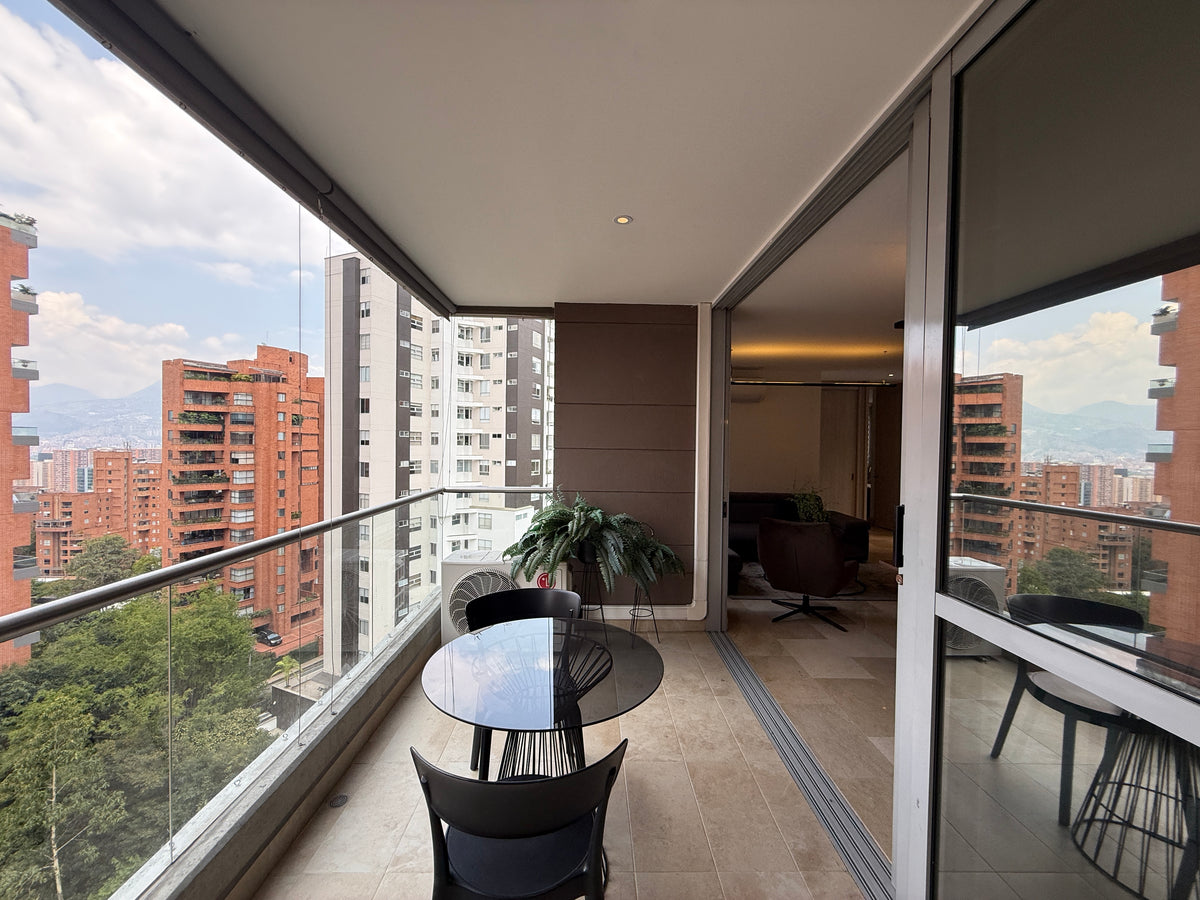 Apartamento 3 habitaciones, balcón y vista a la ciudad |RENTADO|