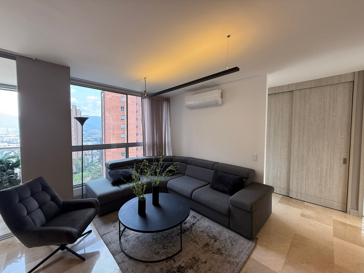 Apartamento 3 habitaciones, balcón y vista a la ciudad |RENTADO|