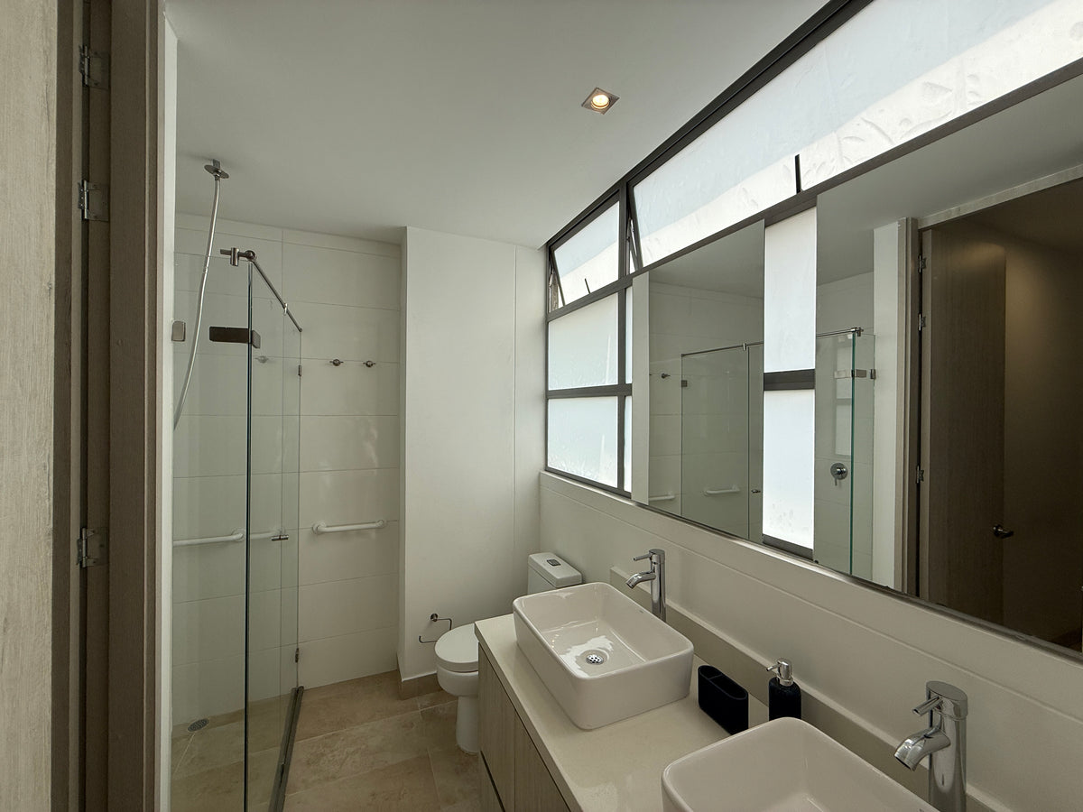 Apartamento 3 habitaciones, balcón y vista a la ciudad |RENTADO|