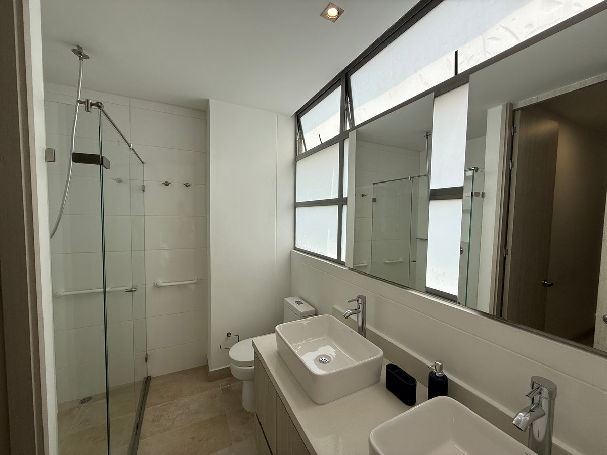 Apartamento 3 habitaciones, balcón y vista a la ciudad |RENTADO|