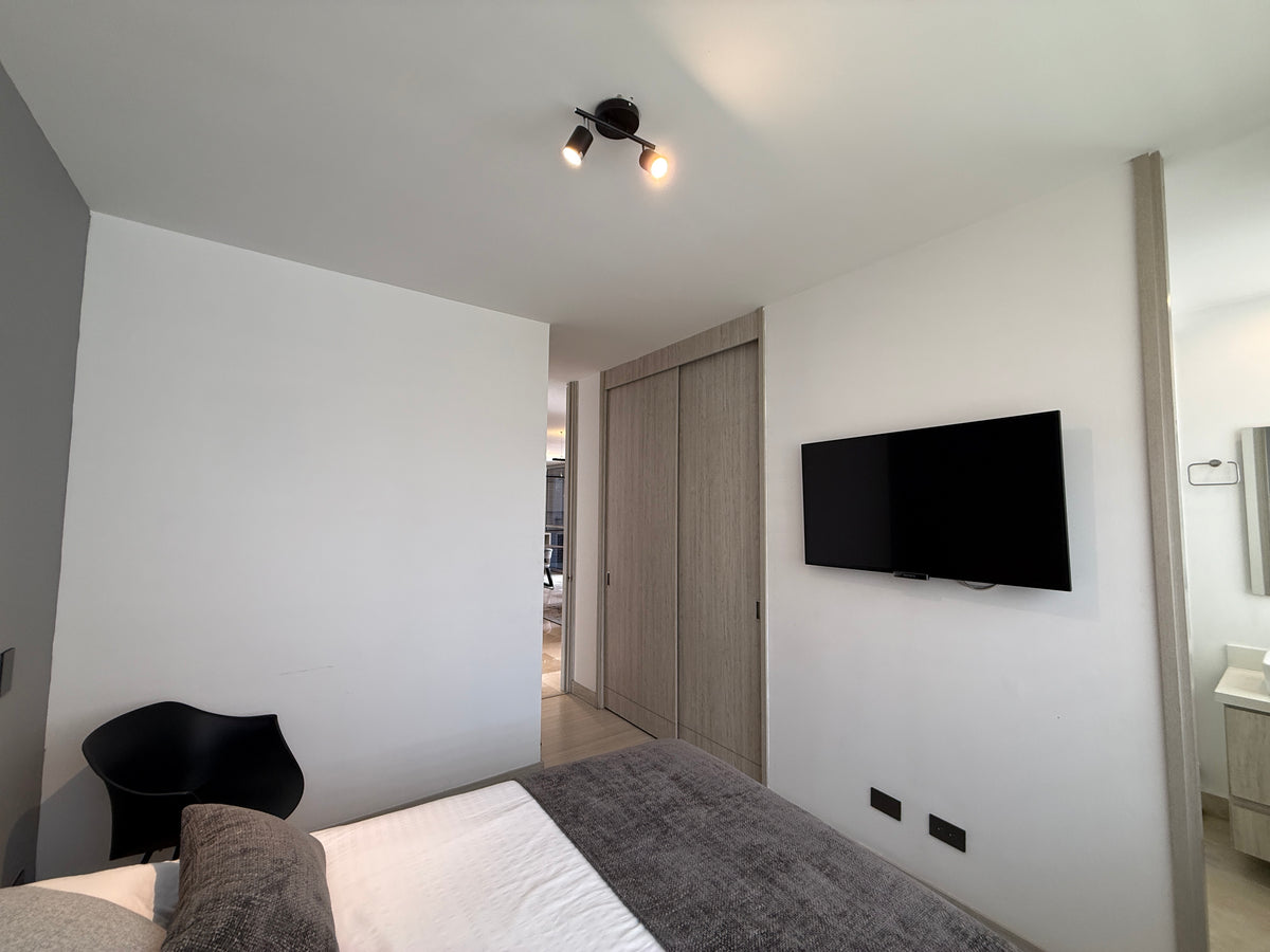 Apartamento 3 habitaciones, balcón y vista a la ciudad |RENTADO|