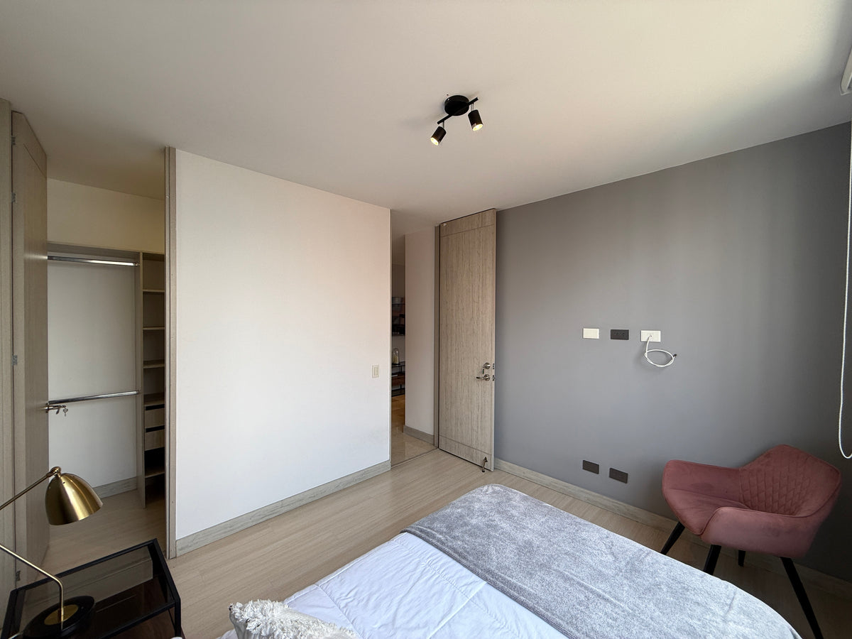 Apartamento 3 habitaciones, balcón y vista a la ciudad |RENTADO|
