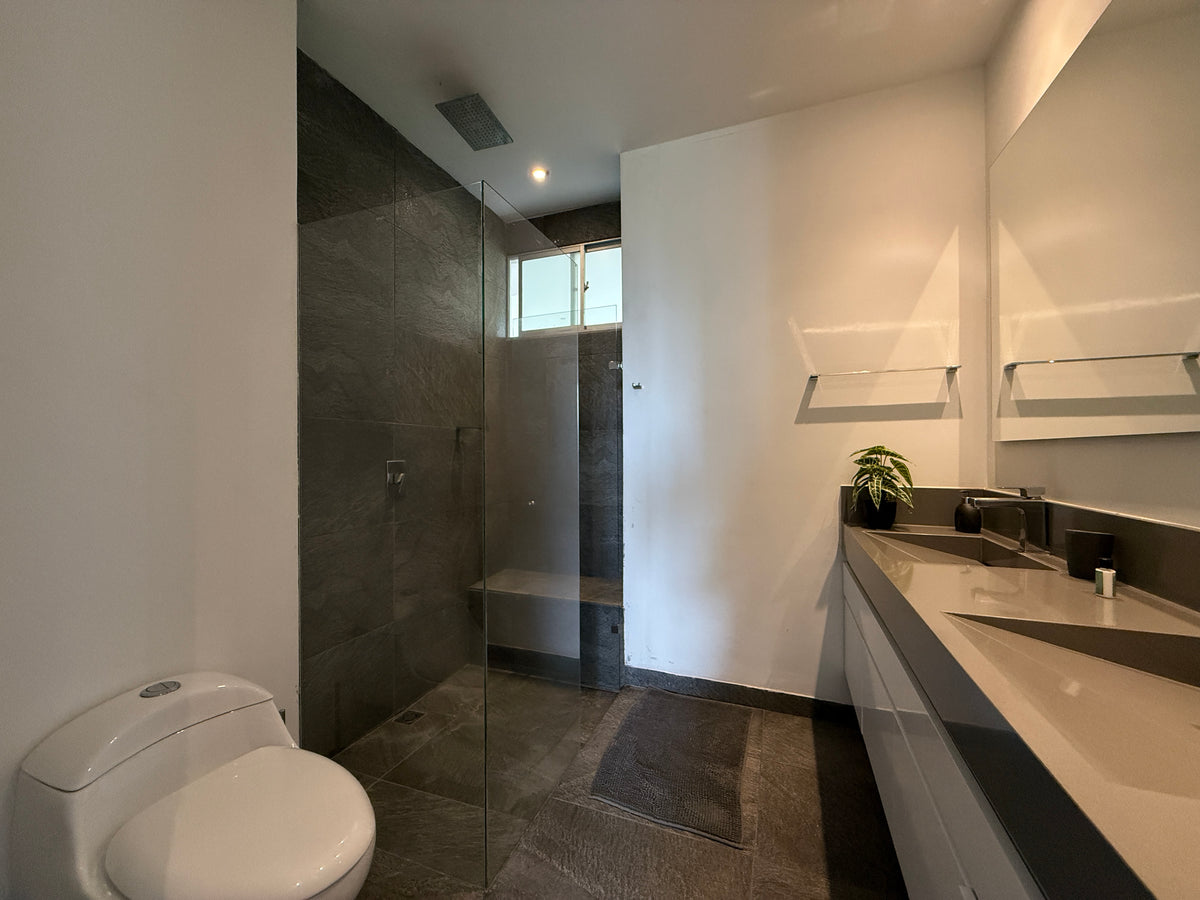 Apartamento de 137 m² sector las Lomas – 2 habitaciones y balcón con vista verde