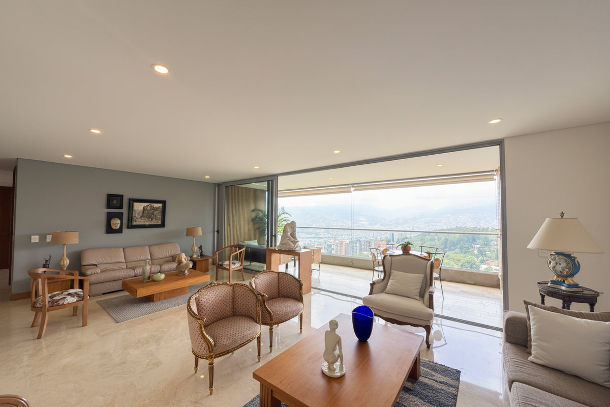 Apartment in Cola del Zorro, El Poblado with panoramic views, 260 m² and 3 bedrooms