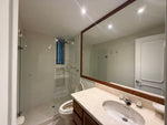 Apartamento en La Tomatera, El Poblado con terraza gran potencial de remodelación