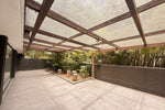 Apartamento en La Tomatera, El Poblado con terraza gran potencial de remodelación